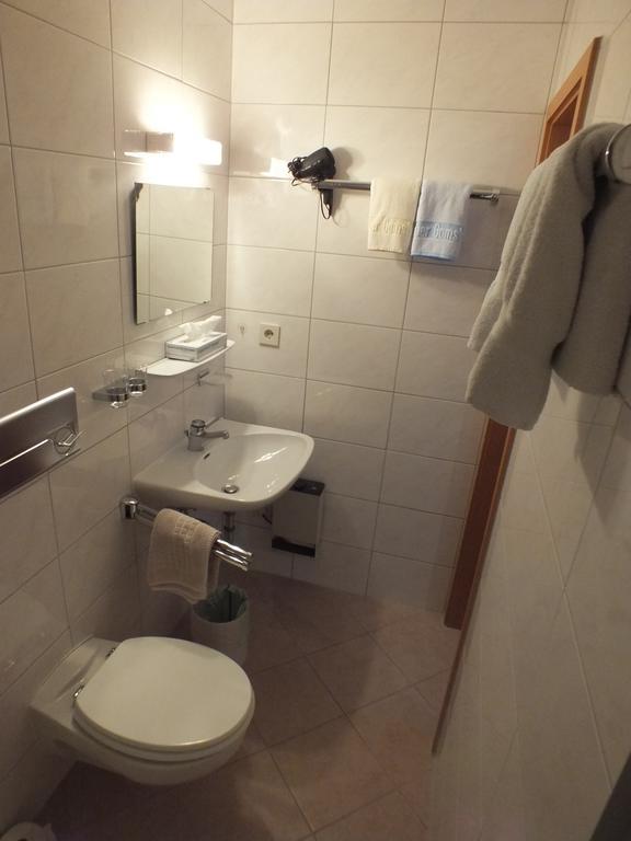 Pension Blauer Gamsbock Кіферсфельден Номер фото